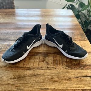 Nike flex experience 8 in size 7.5